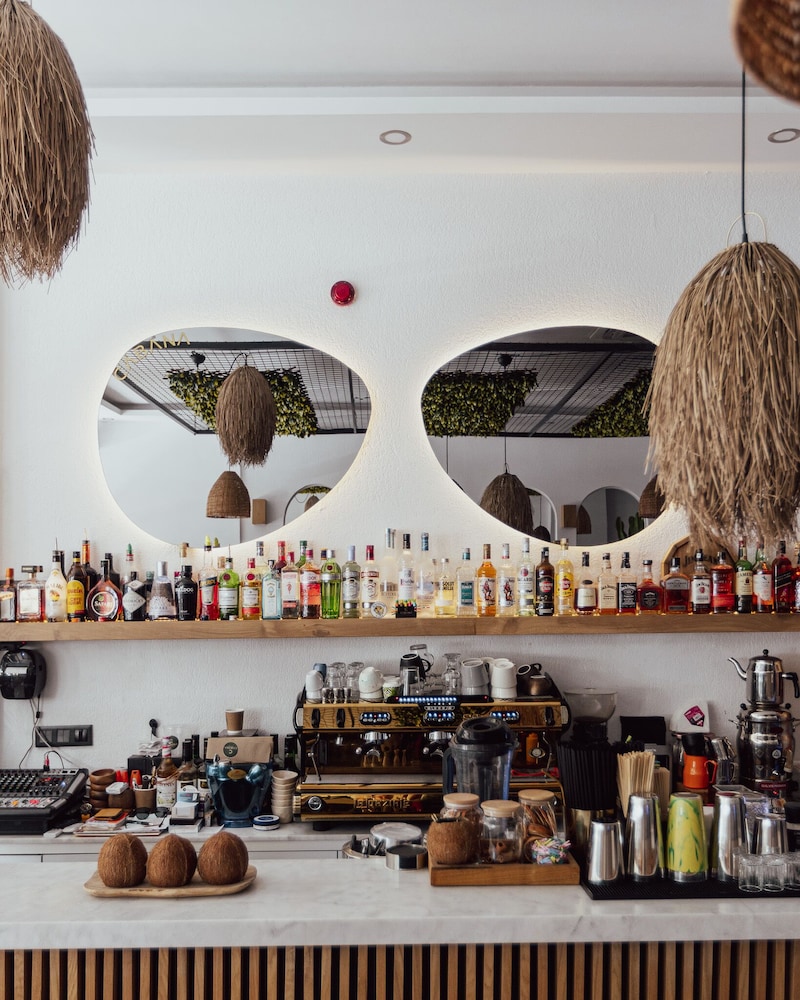 Cabana Boutique Hotel & Cafe 18/35