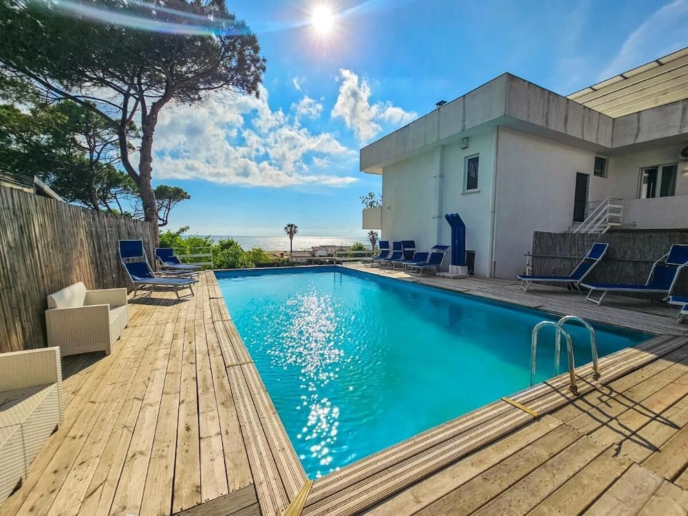 Hotel Artemide Mare 32/40