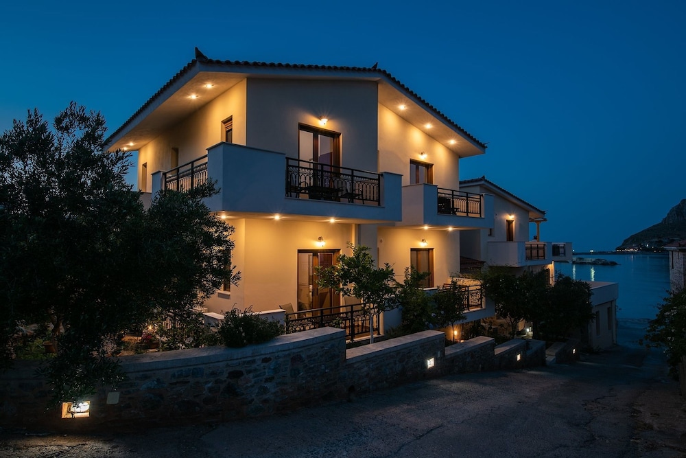 Cyrenia Guesthouse 1/32