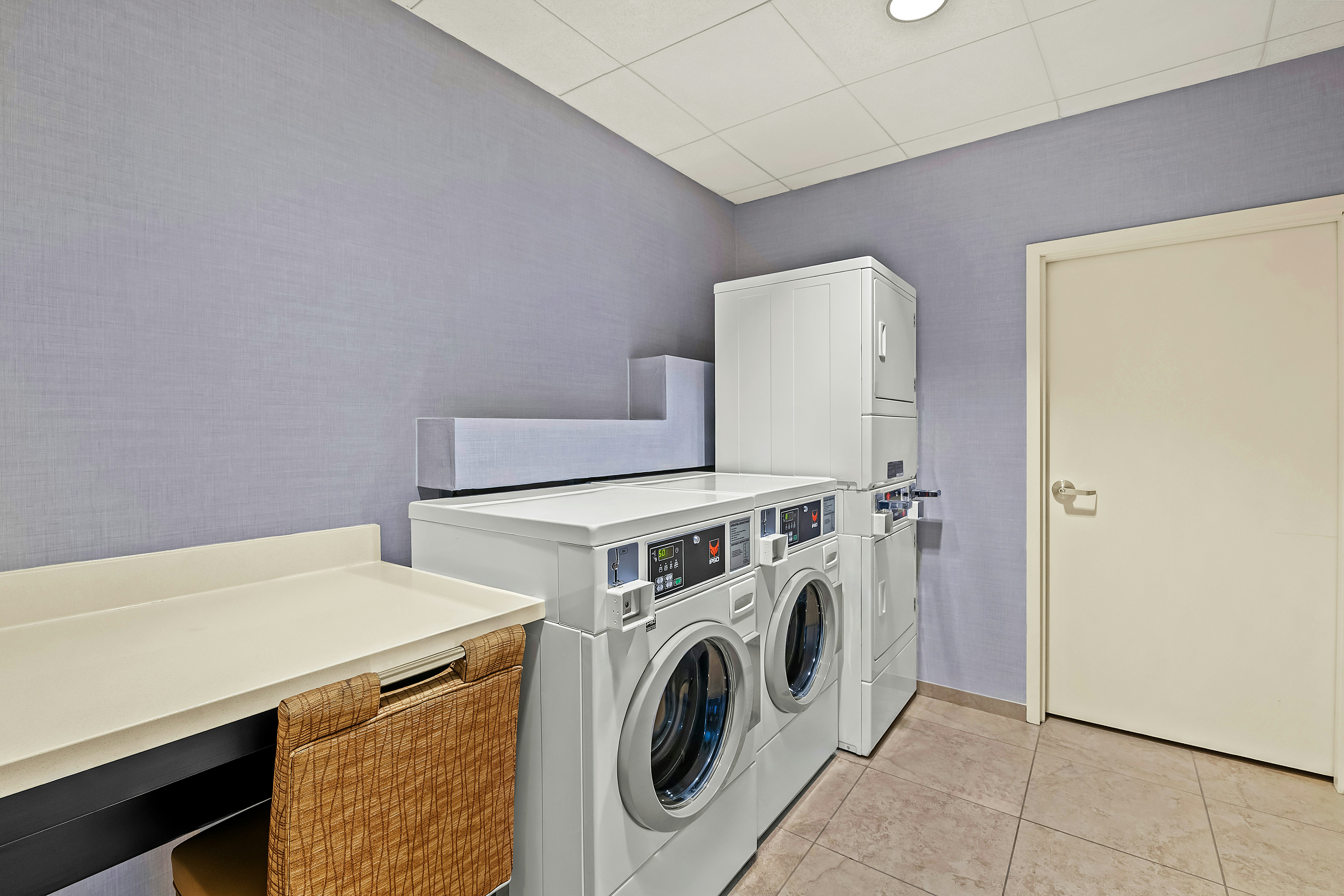 Hampton Inn Omaha/West Dodge Road (Old Mill) 50/50
