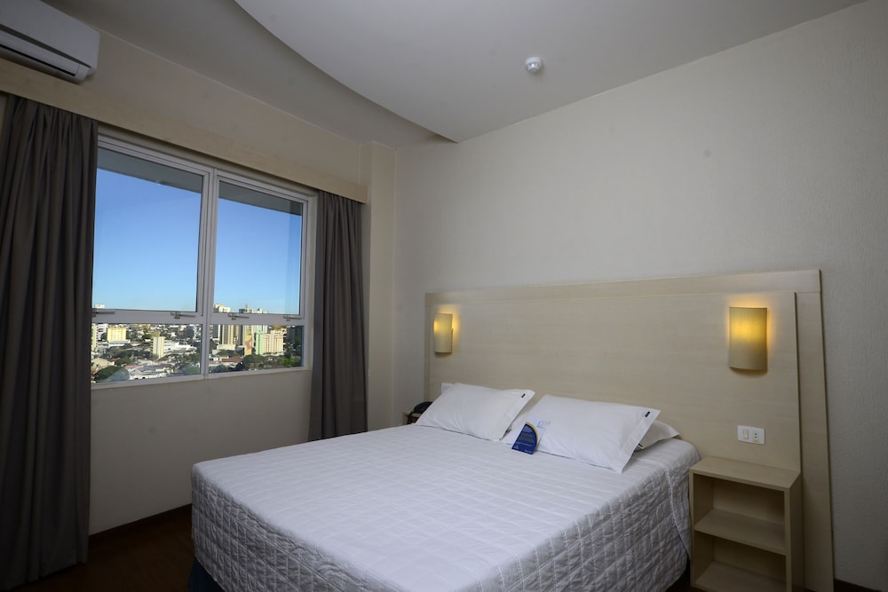 Golden Blue Hotel 4/29