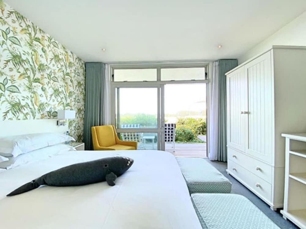 One Marine Drive Boutique Hotel 30/73