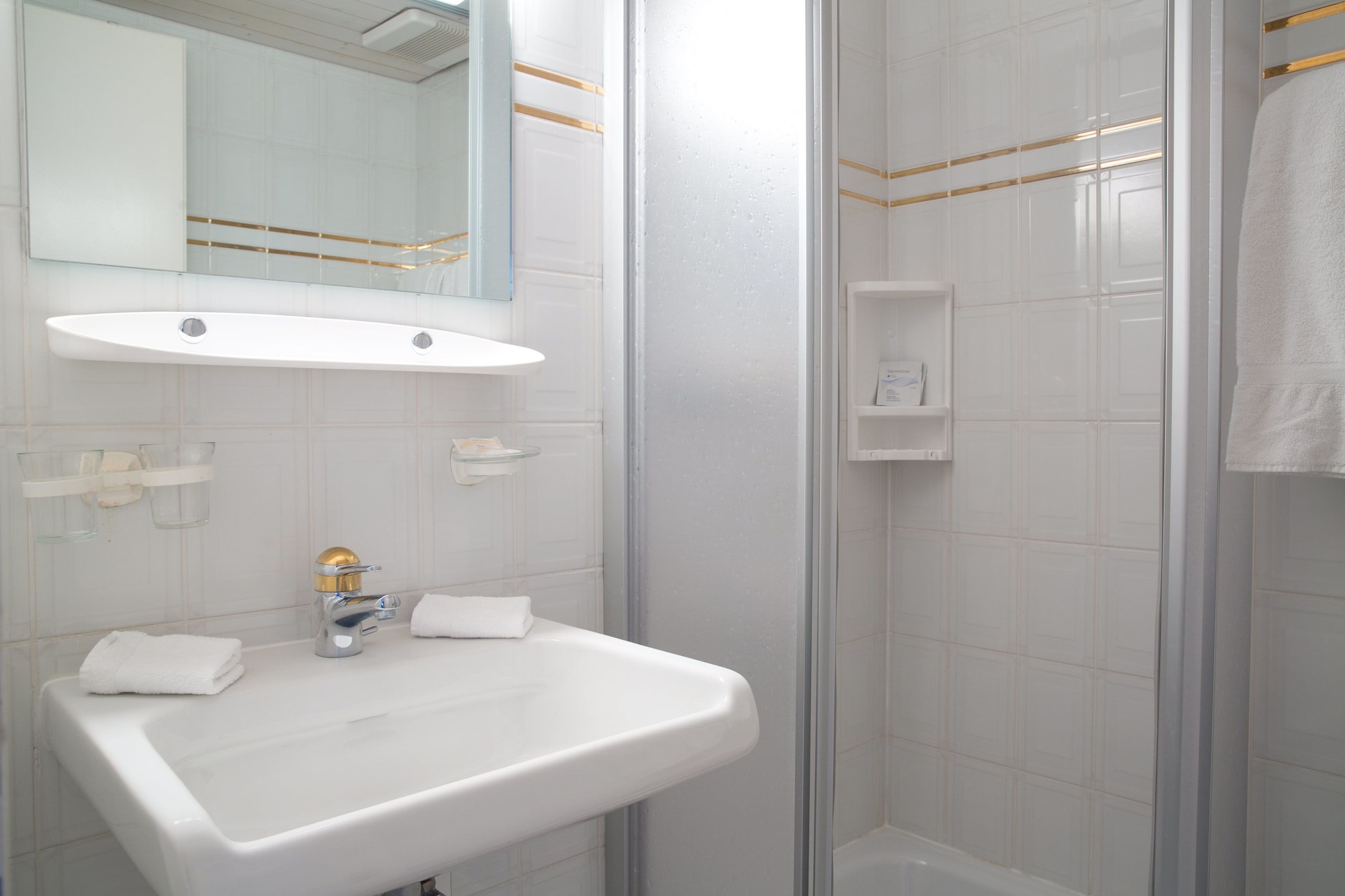 Executive, Triple, Double and Twin Beds, Mountain View, Balcony, Helvetia Intergolf Hotel And Aparthotel 2/3