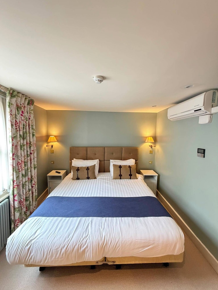 The Fielding Hotel 24/74