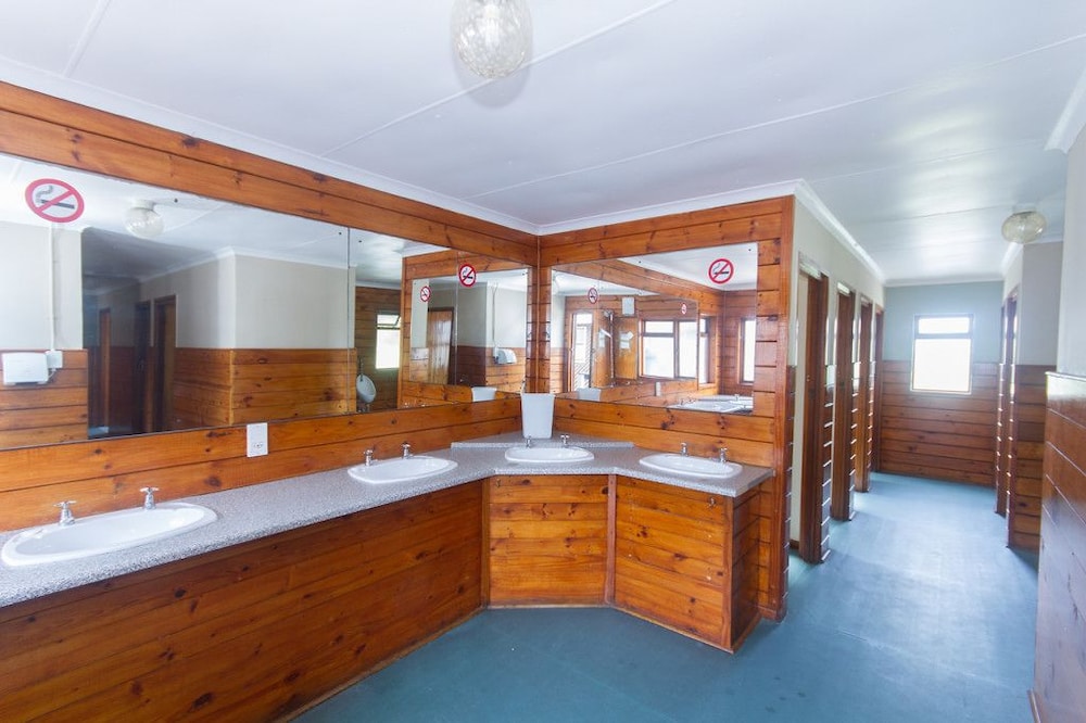Pine Lodge Resort 13/70