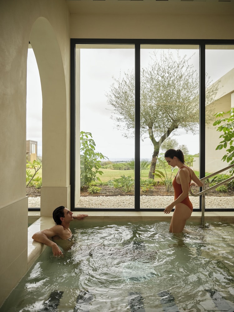 SO/Sotogrande Spa & Golf Resort Hotel 52/82