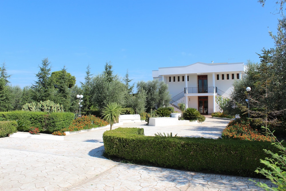 Giardino Degli Ulivi 60/64
