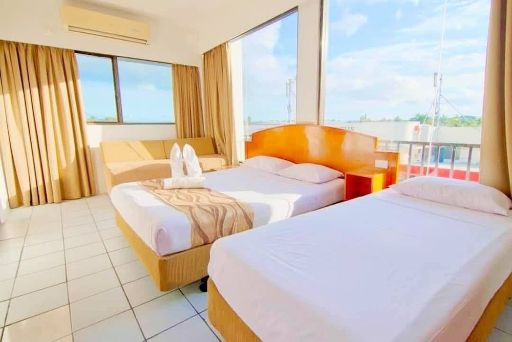 FAMILY, MULTIPLE BEDS, CITY VIEW