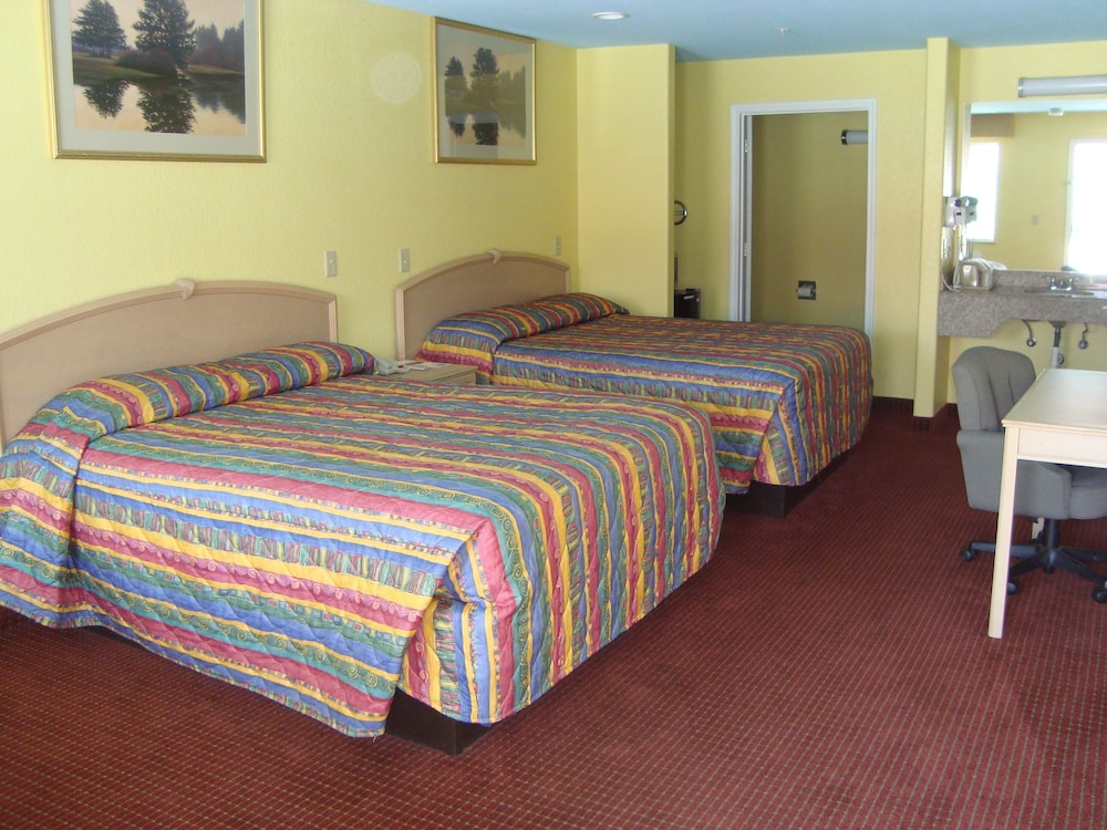BASIC, 2 QUEEN BEDS