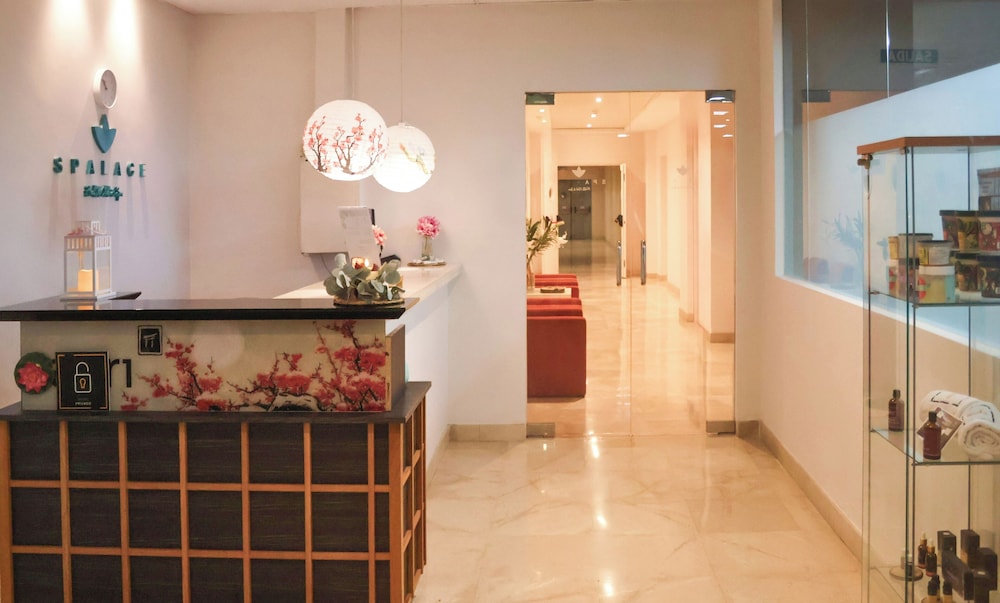 Hotel Granada Palace Affiliated by Melia 10/56