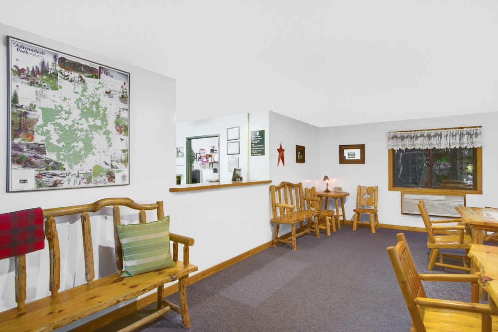 Super 8 by Wyndham Lake George/Warrensburg Area 15/19