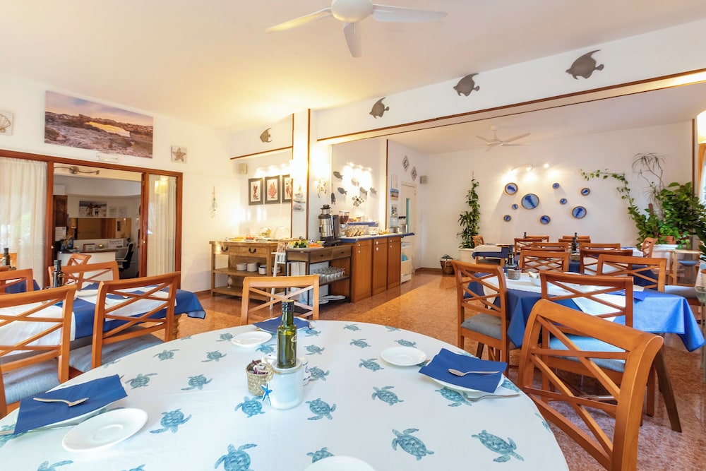 Manolita Hostal 56/71