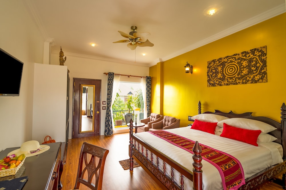 SUPERIOR, QUEEN BED
