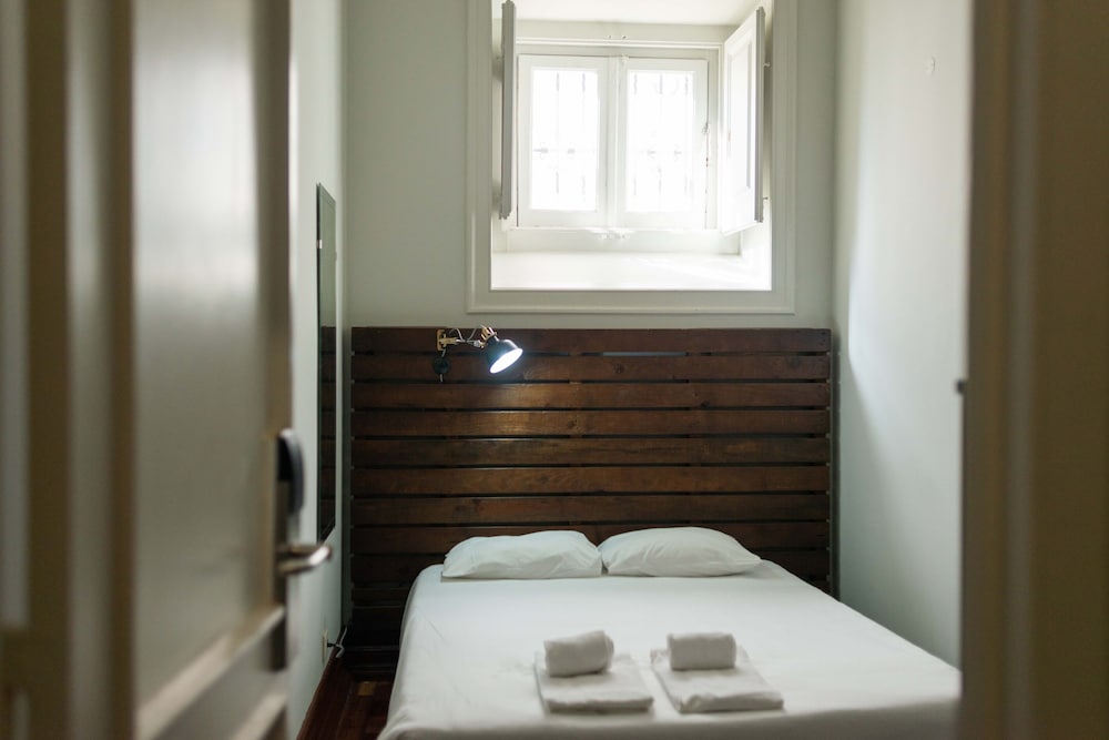 Sant Jordi Hostels Lisbon 22/72