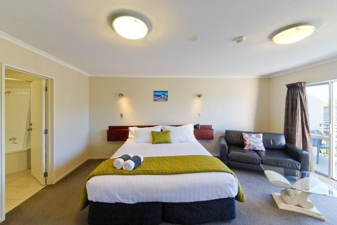 Spa, Executive, Studio