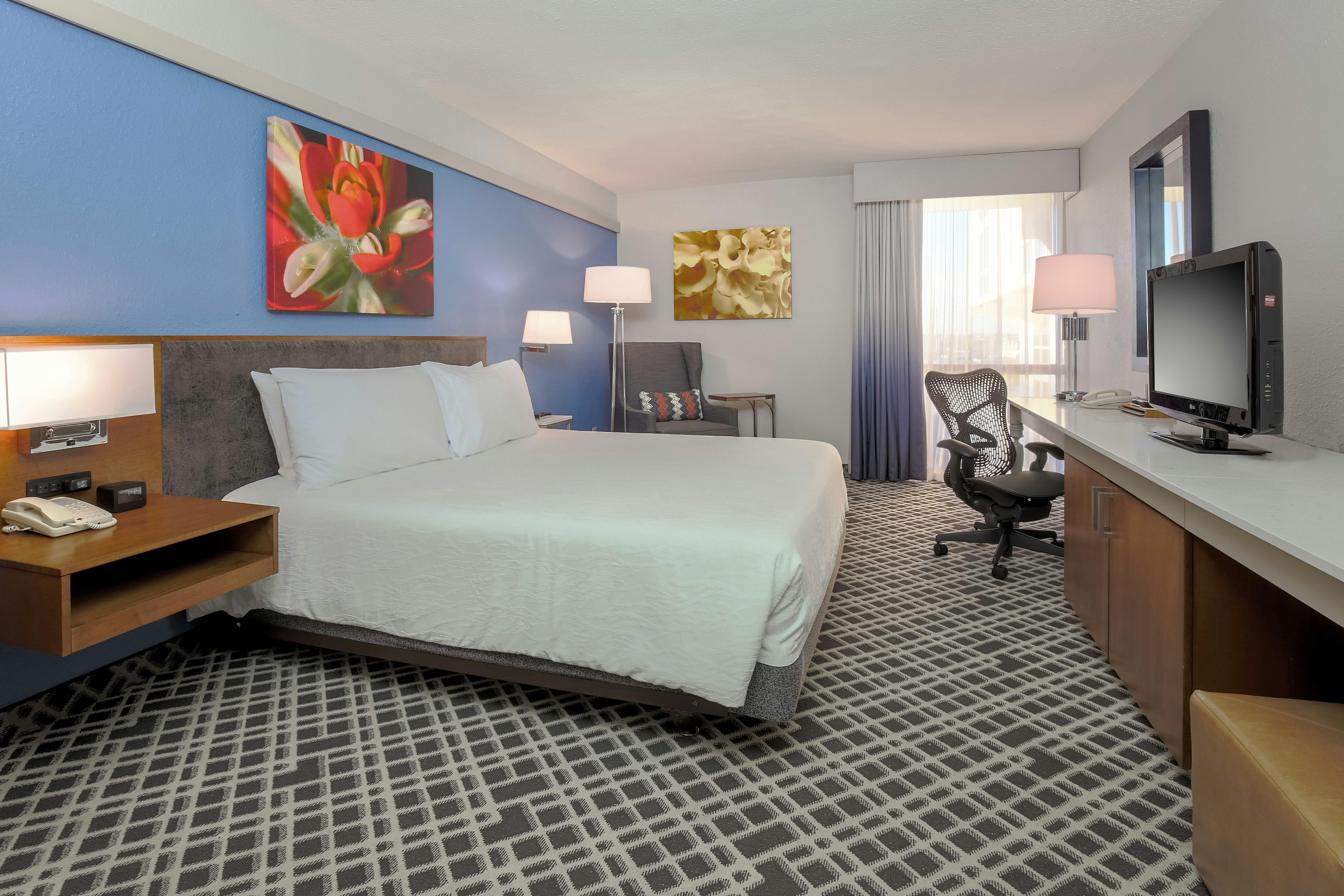 ROOM, KING BED