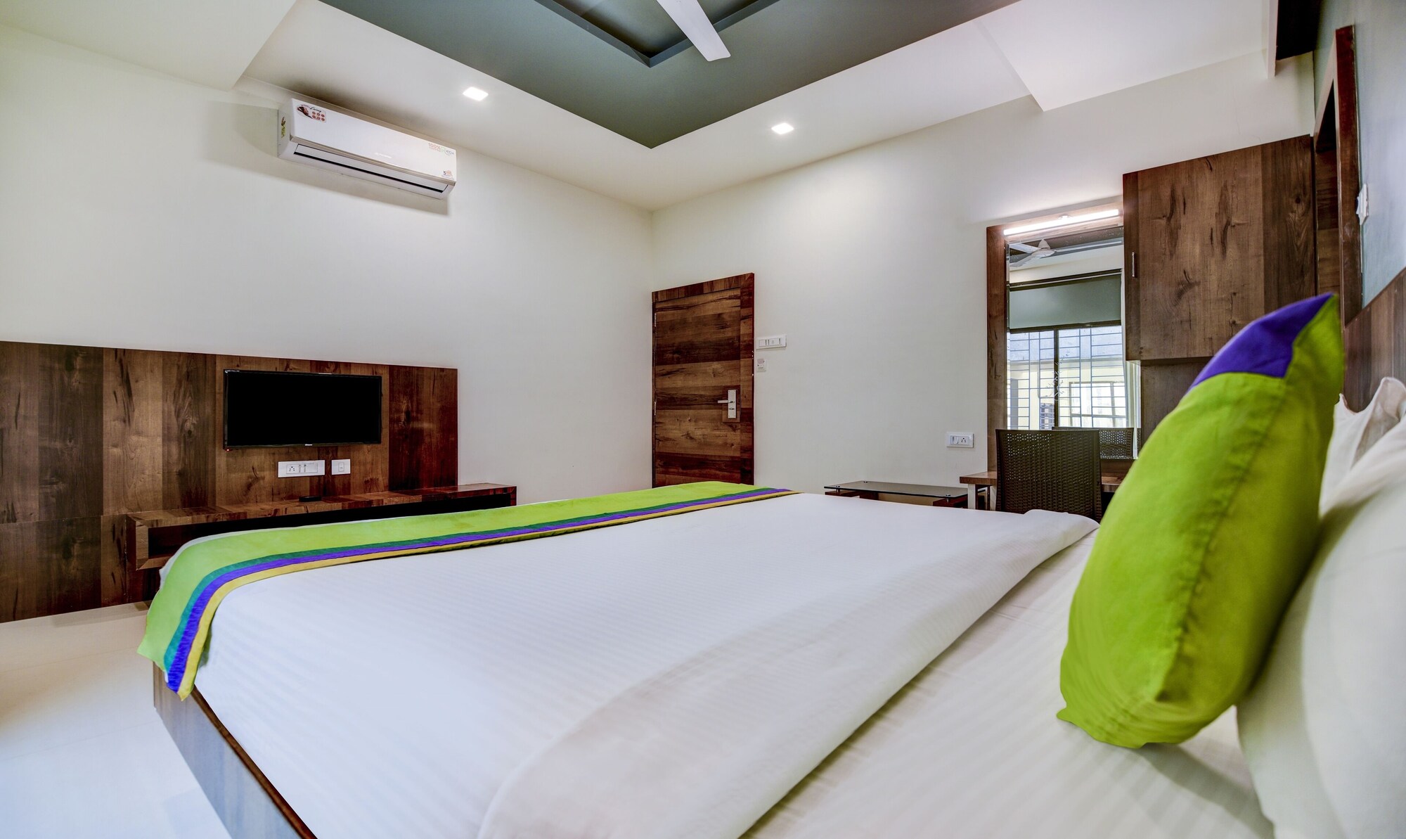 Standard, King Bed