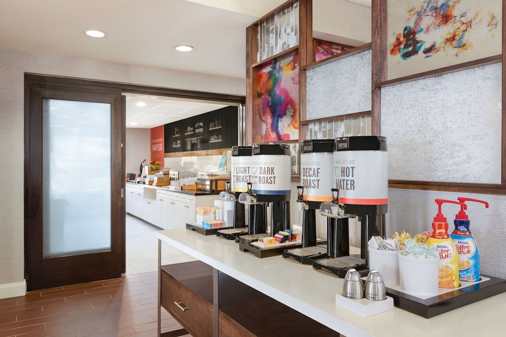 Hampton Inn and Suites Fort Lauderdale Airport South Cruise Port 33/43
