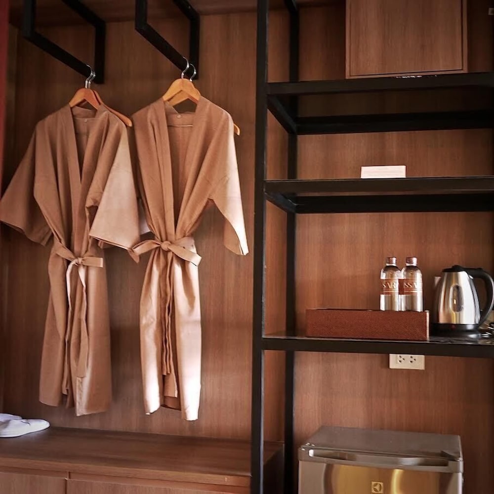 Issara Boutique Winery Hotel 36/78