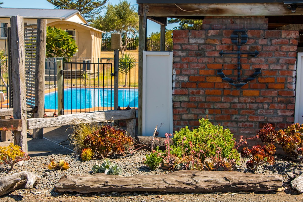 Whanganui Seaside Holiday Park 6/50
