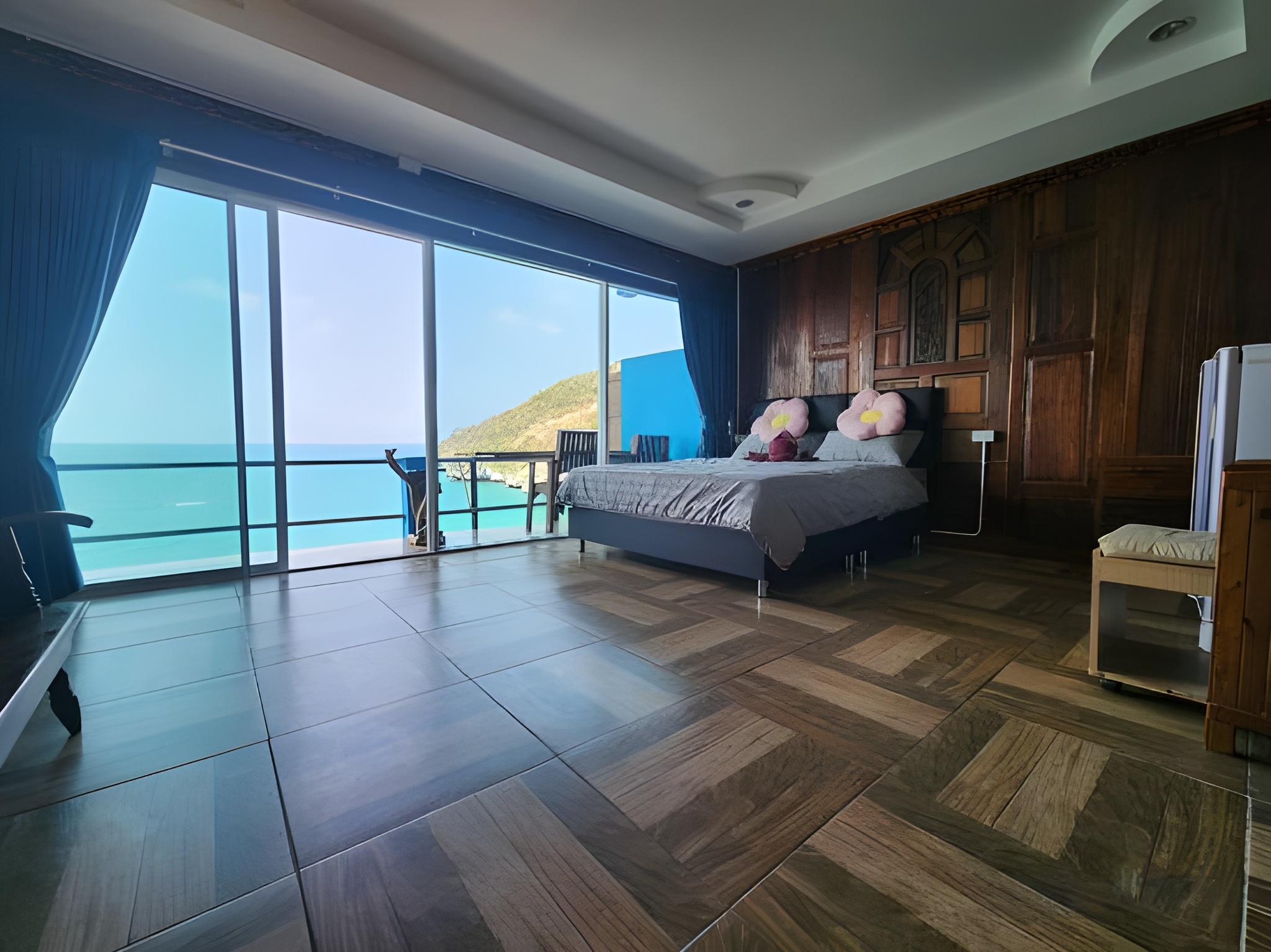Room, Double Bed