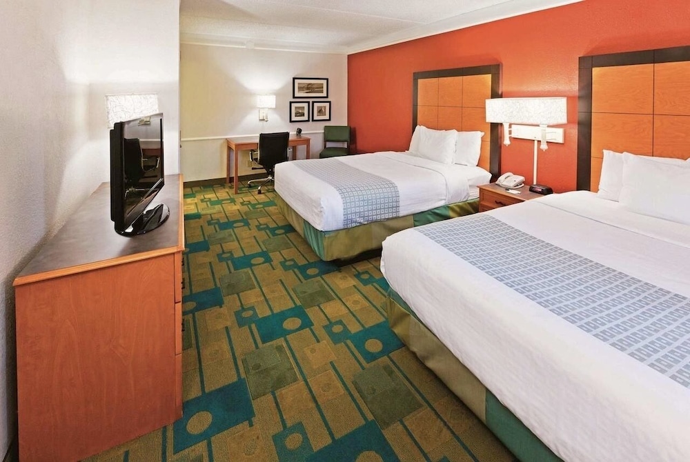 La Quinta Inn By Wyndham IH-10 West San Antonio TX 22/52
