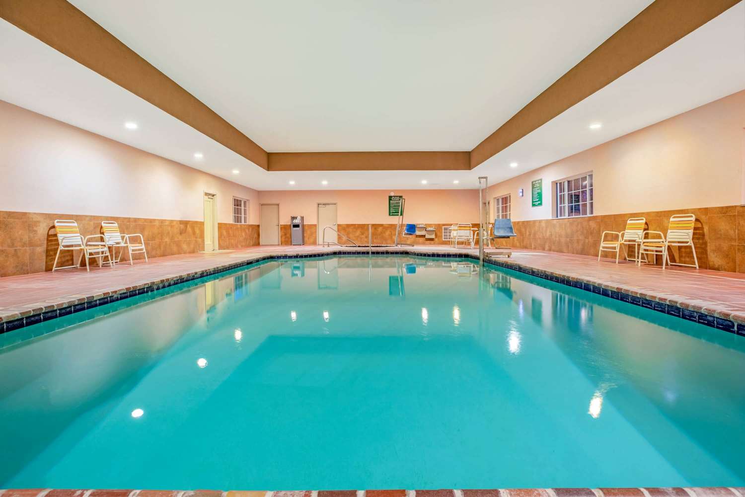 swimming pool spa