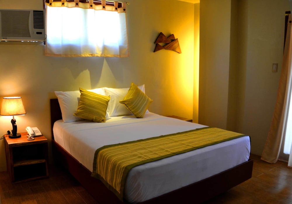 THE SITIO VILLAS AND SUITES 18/34