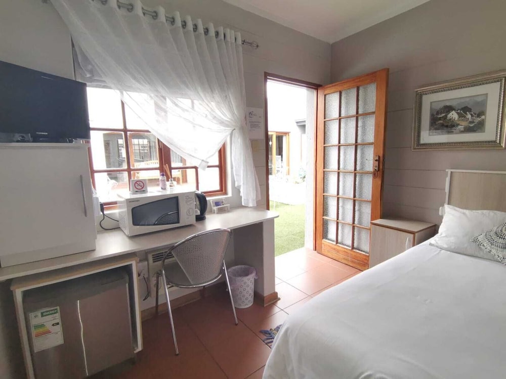 Rene's Guesthouse 19/45