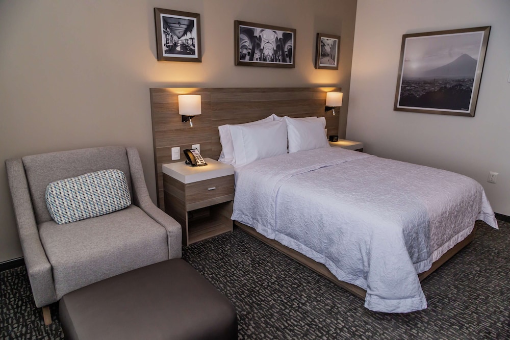 Hampton Inn Suites By Hilton Puebla 13/56