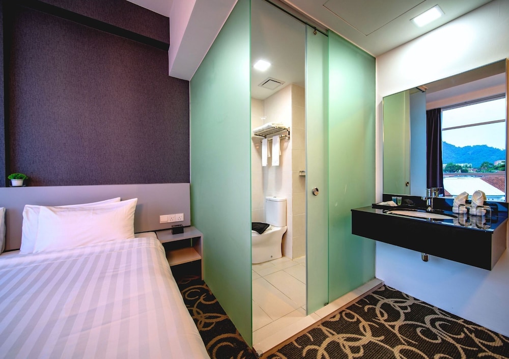 Kingston Hotel 13 @ Penang Hill 15/34