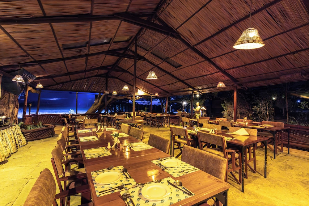 Sentrim Tsavo Lodge 20/42