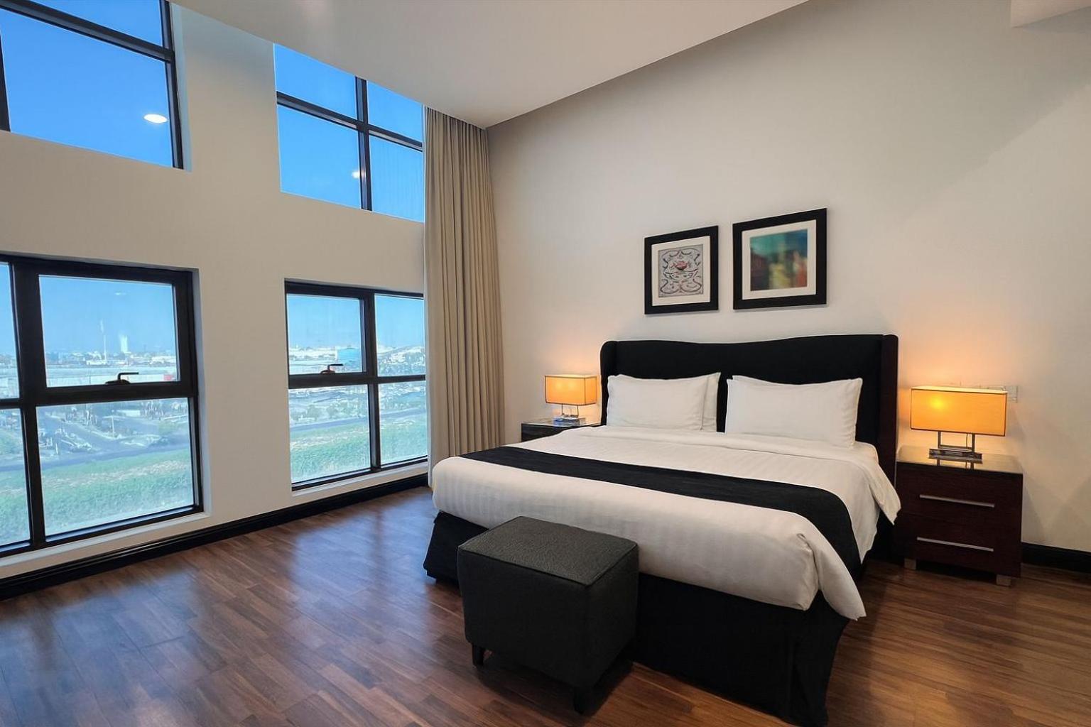 EXECUTIVE SUITE