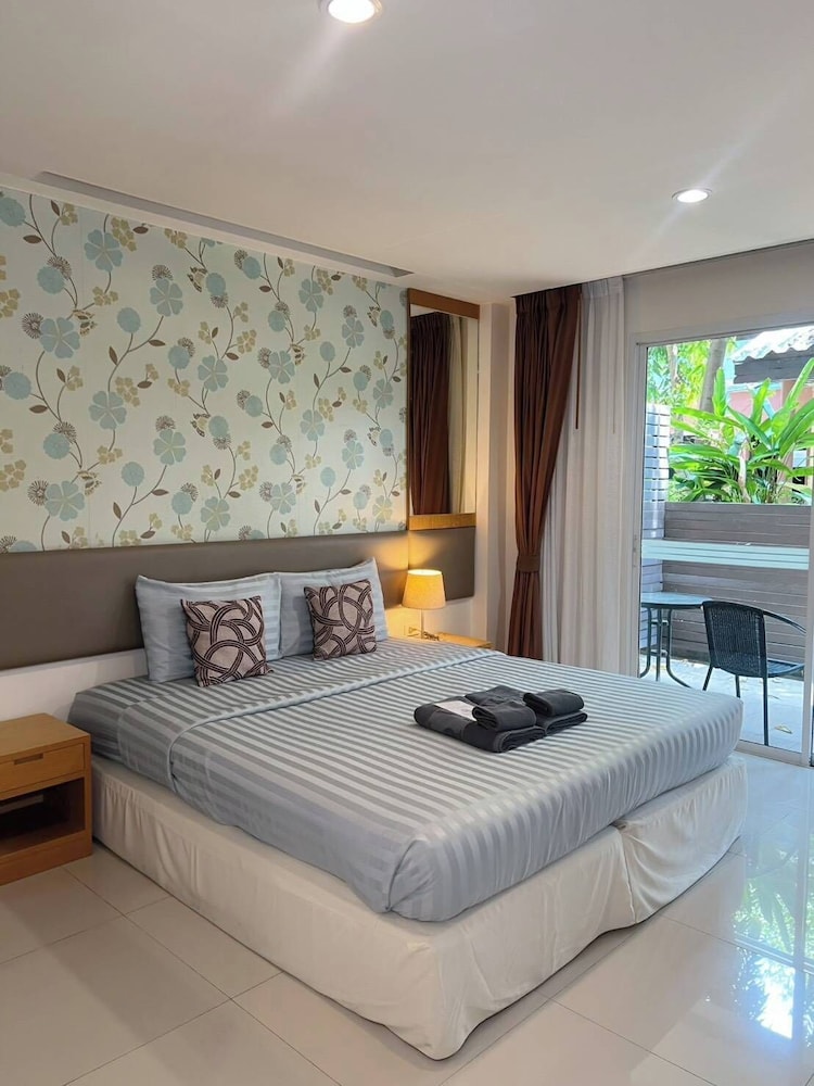 Backyard, Deluxe, Double Bed