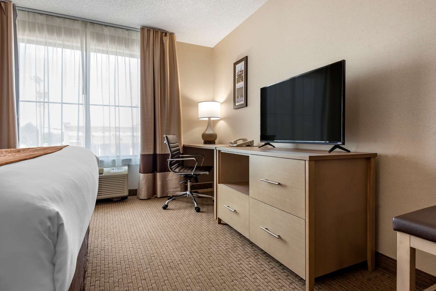 Comfort Inn & Suites Farmington Victor 4/17