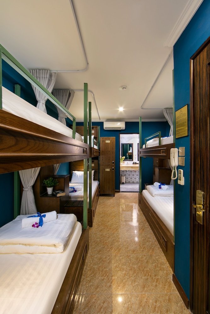 Little Charm Hanoi Hostel 11/39
