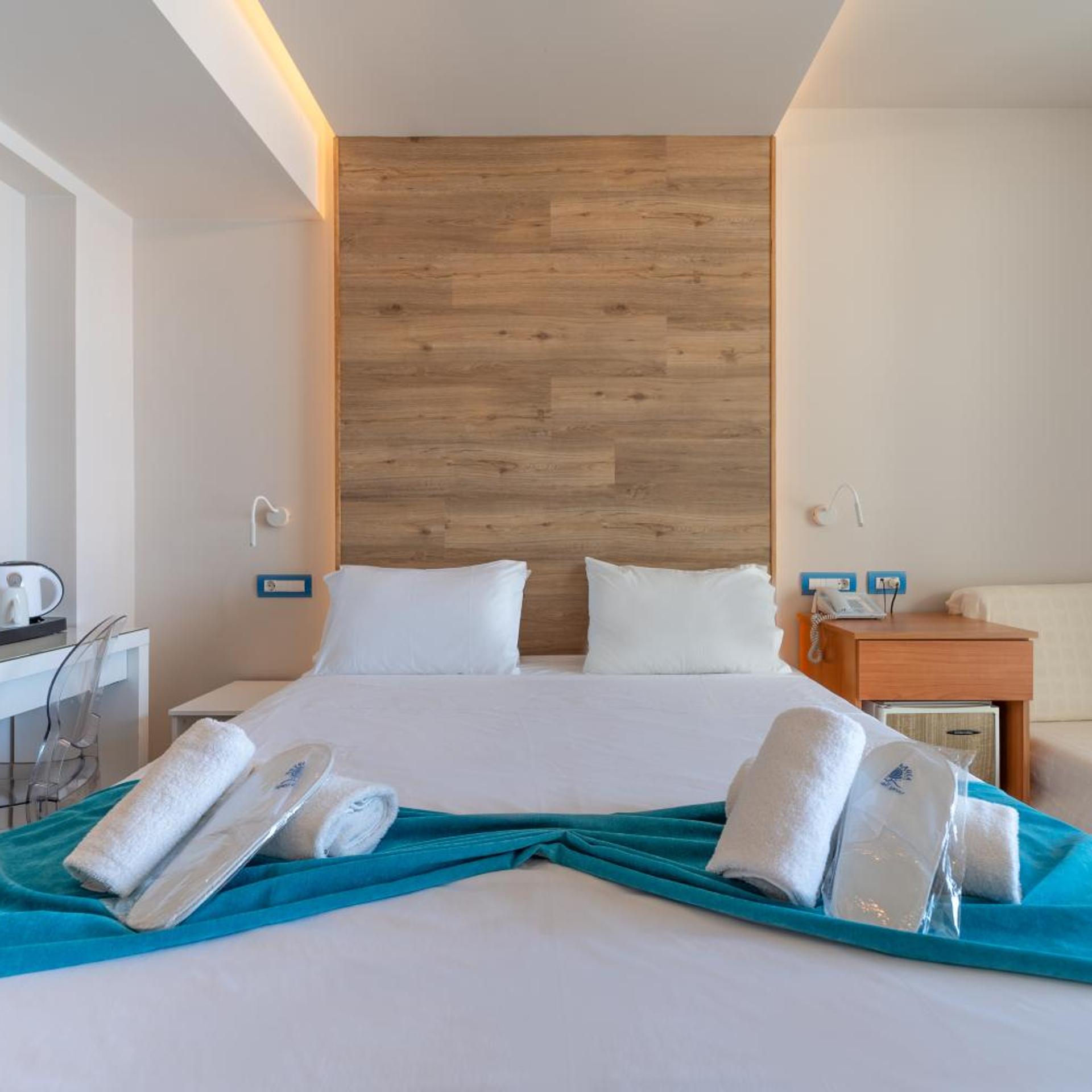 غرفة بسرير مزدوج أو سريرين منفصلين بإطلالة جزئية على البحر، Arte Hotel 7/10