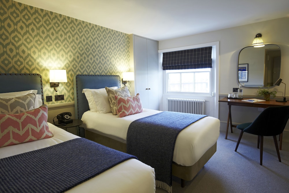 COMFY, TWIN BEDS