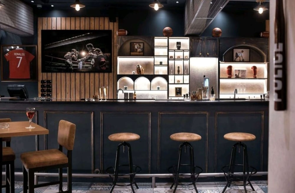 restaurant cafeteria
