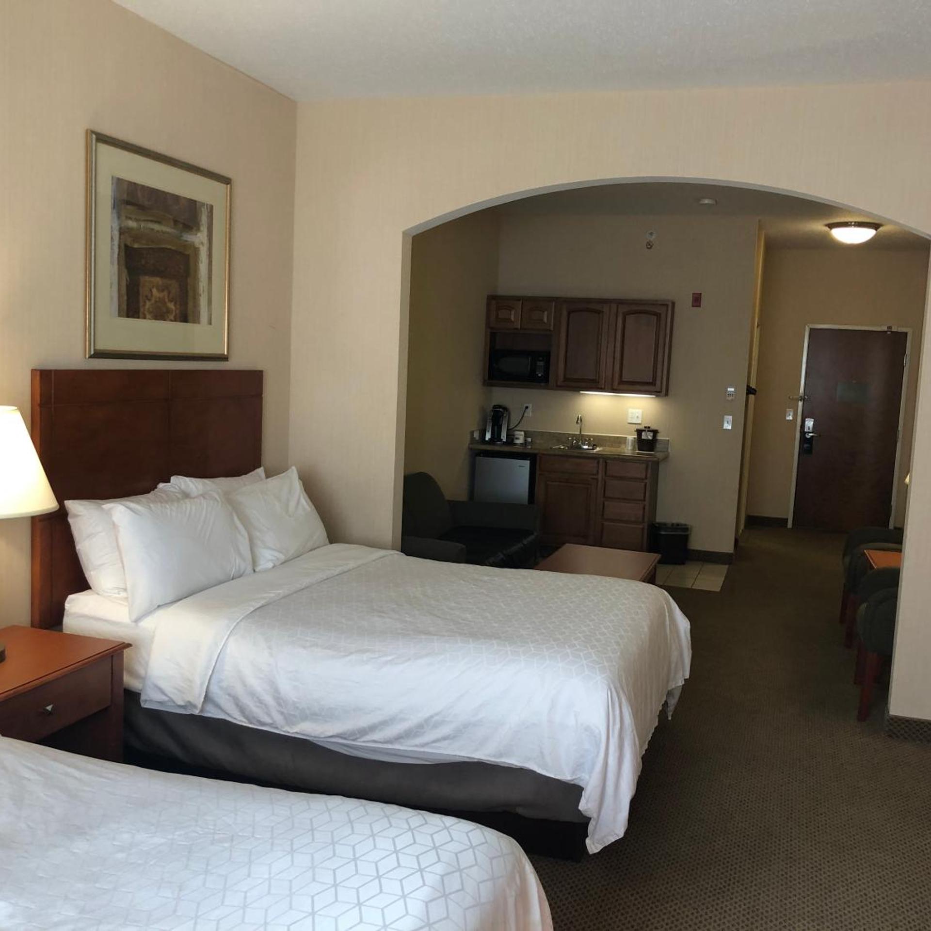 2 Bedrooms, Suite