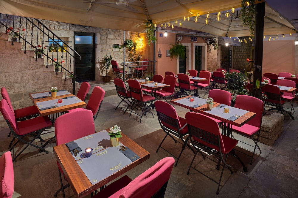 Piazza Heritage Hotel 58/76