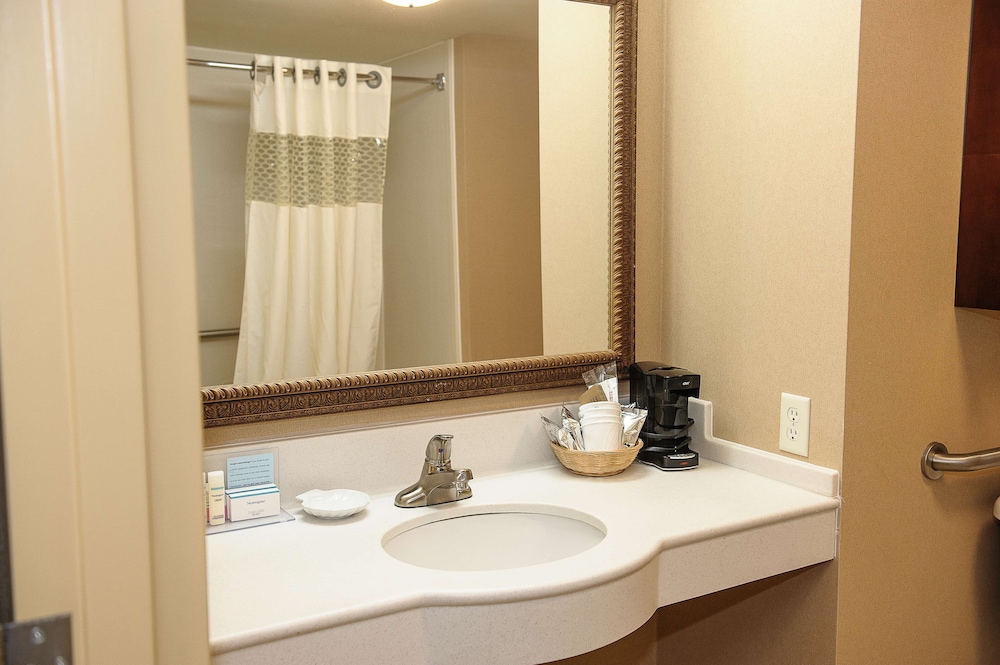 Hampton Inn Suites Brookings 5/37