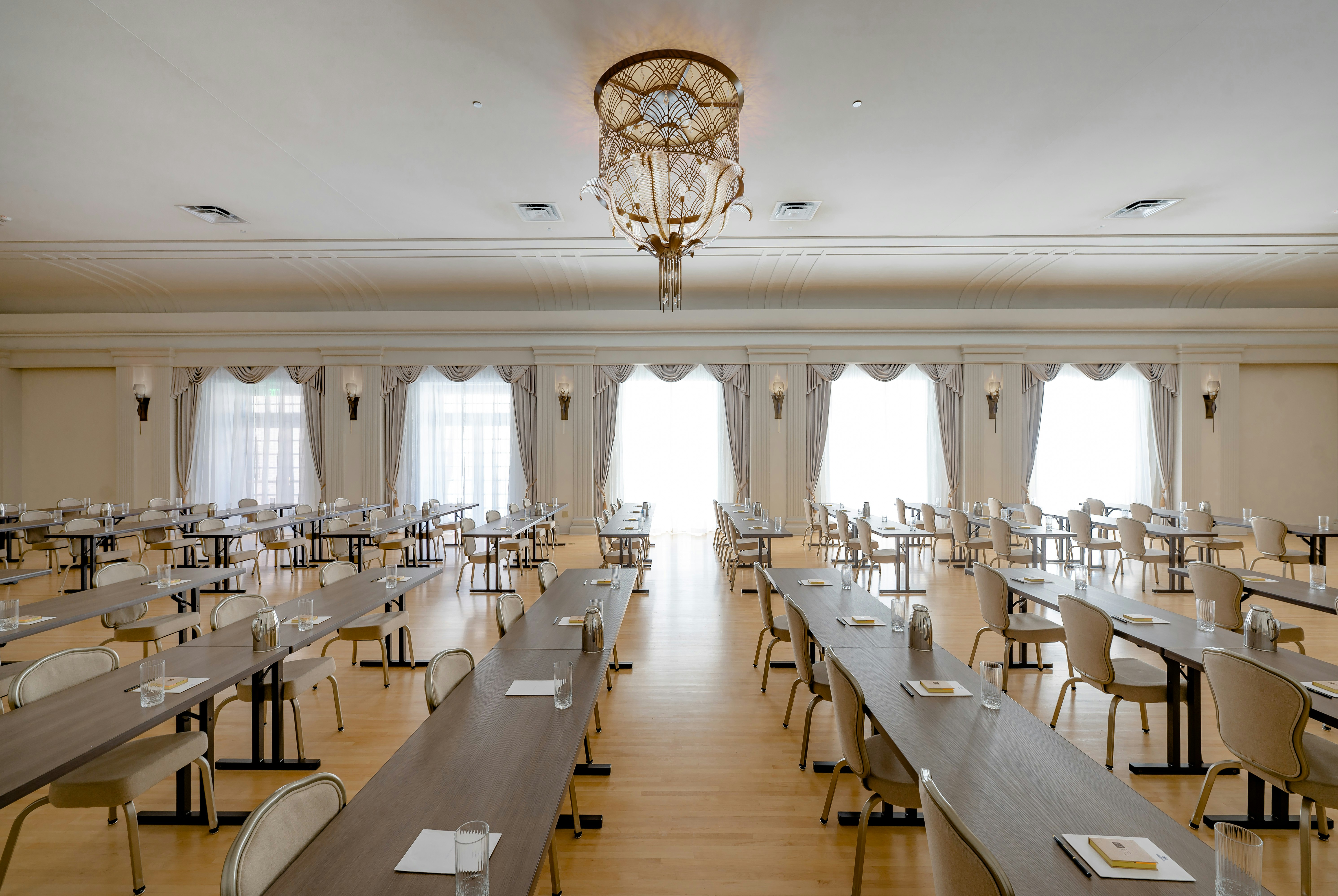 Hotel Fort Des Moines, Curio Collection by Hilton 63/81