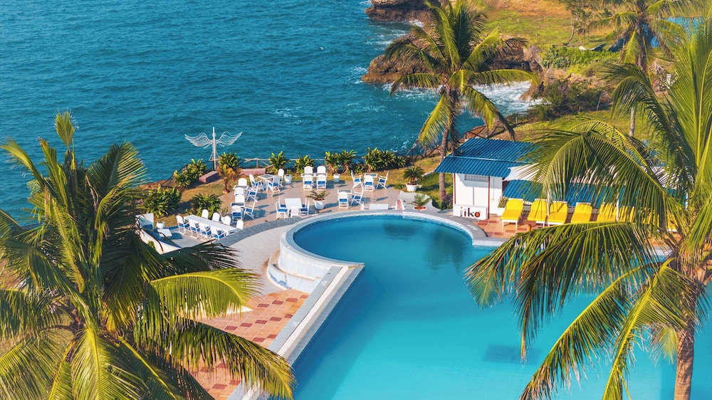 Golden Tulip Dar Es Salaam 66/71