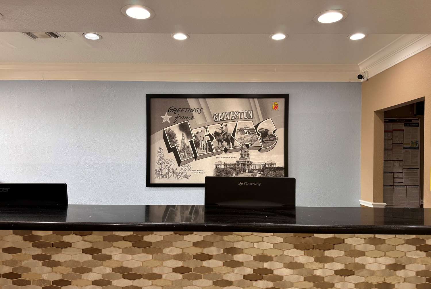Super 8 by Wyndham Galveston 6/37