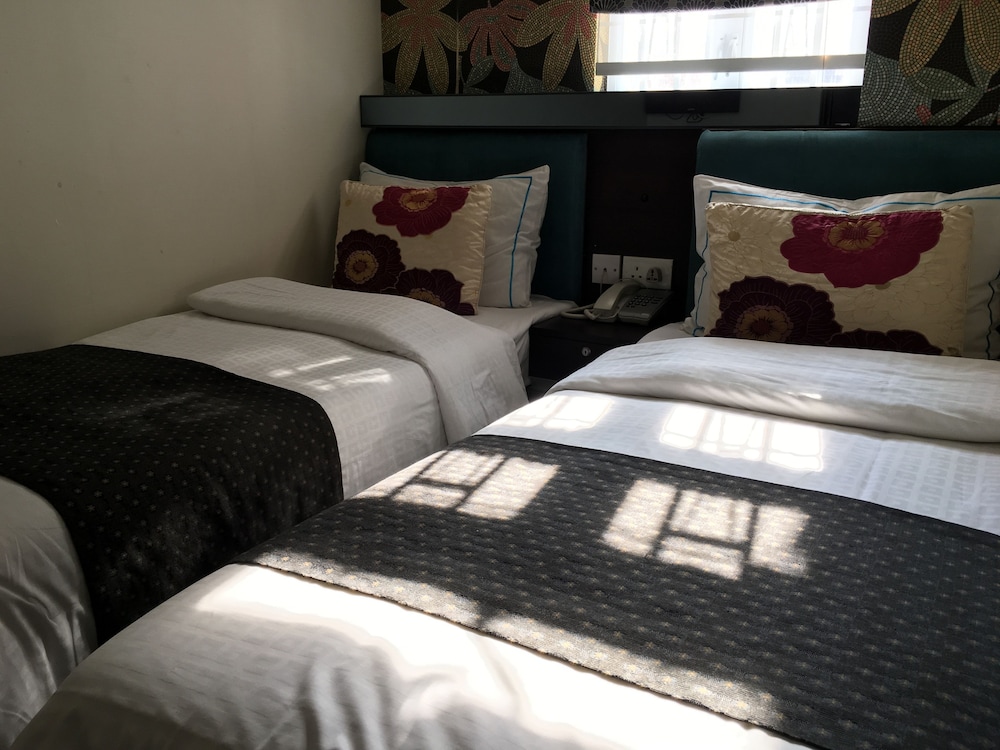 Seasons Hotel - Tsim Sha Tsui 7/57