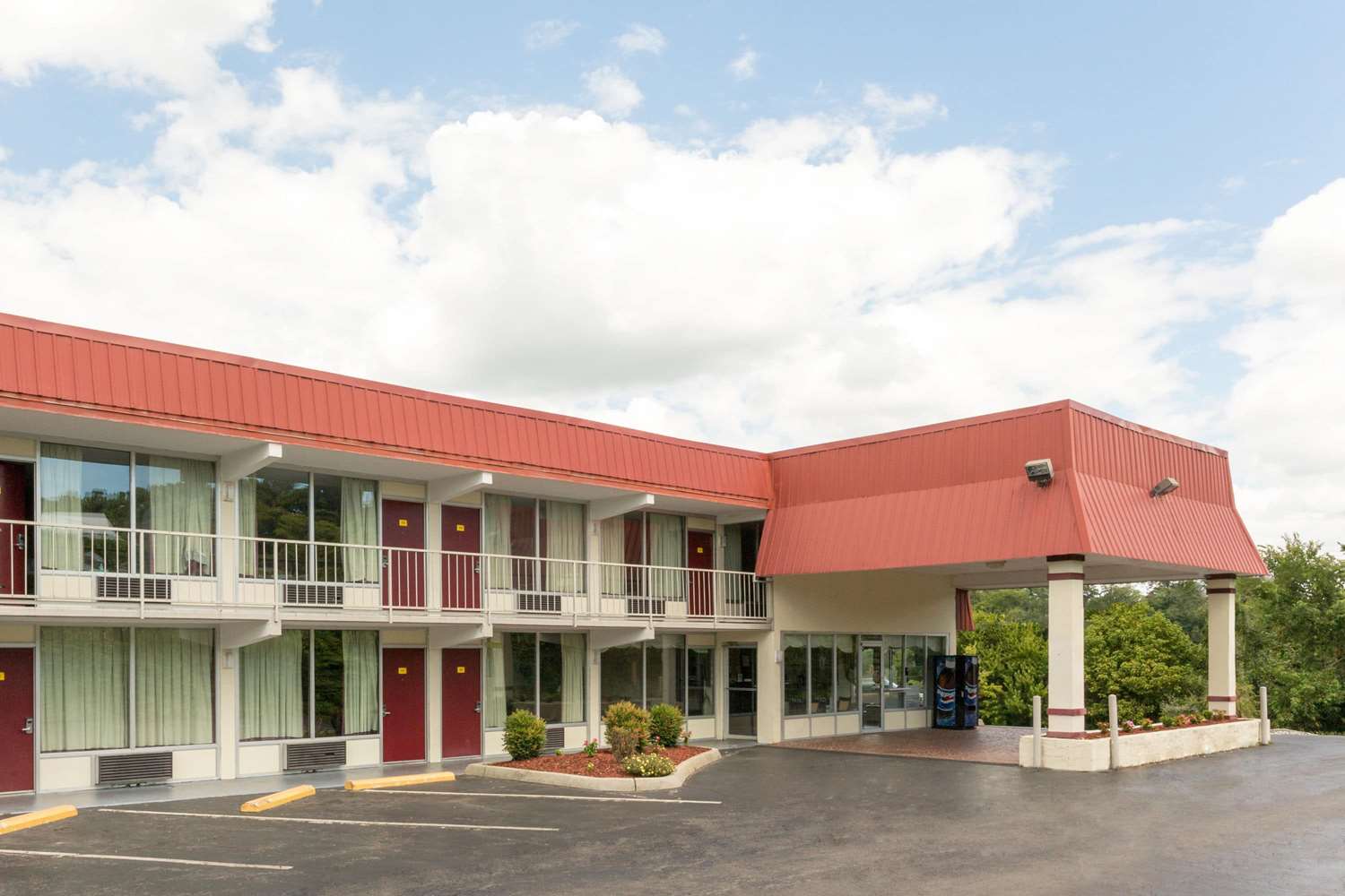 Super 8 By Wyndham Kingsport /I-81 2/28