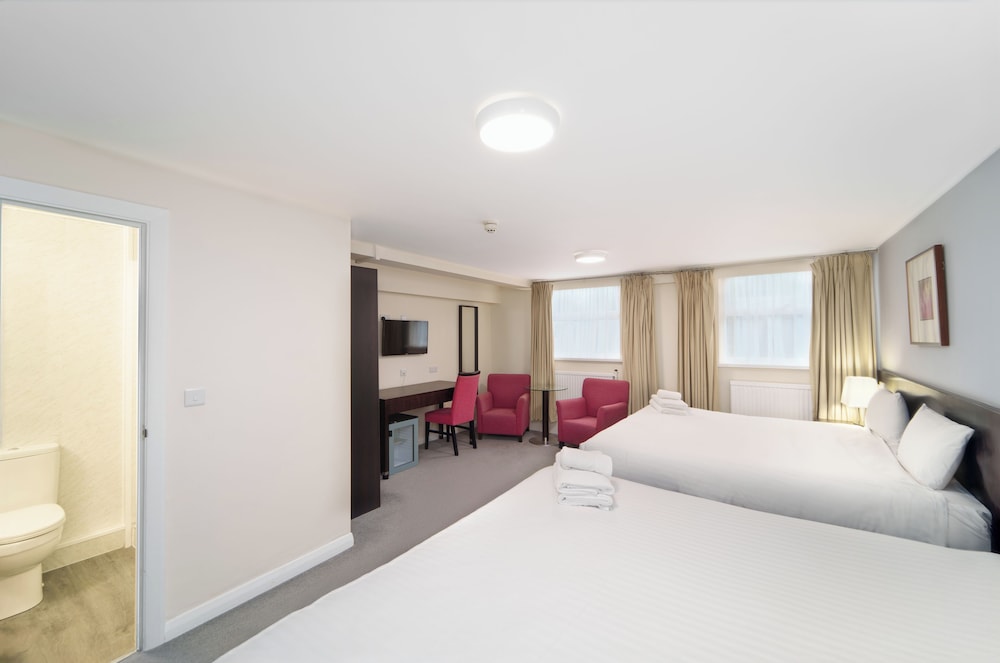 Family, Quadruple, 1 Double and 1 Single Bed 6/10