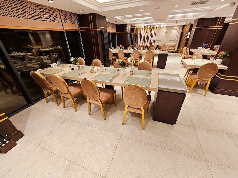 Asur Imperial Hotel 32/38