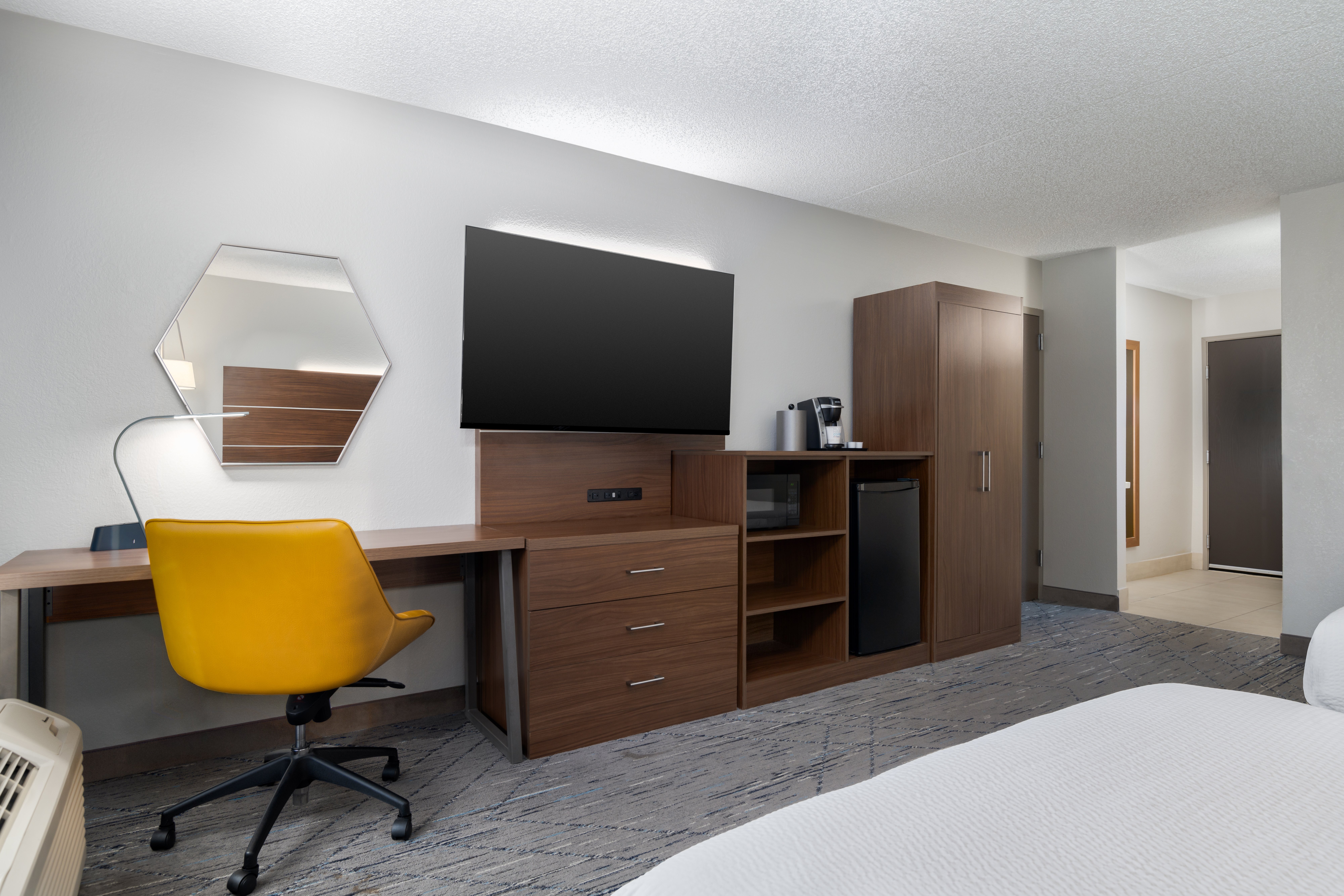 Holiday Inn Express Hotel Suites Bentonville 61/68